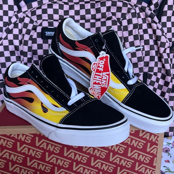 Vans WMNS Old Skool
(Flame)Black/Black/Tr Wht
VN0A38G1PHN
Sneakers - Picture 5 of 16